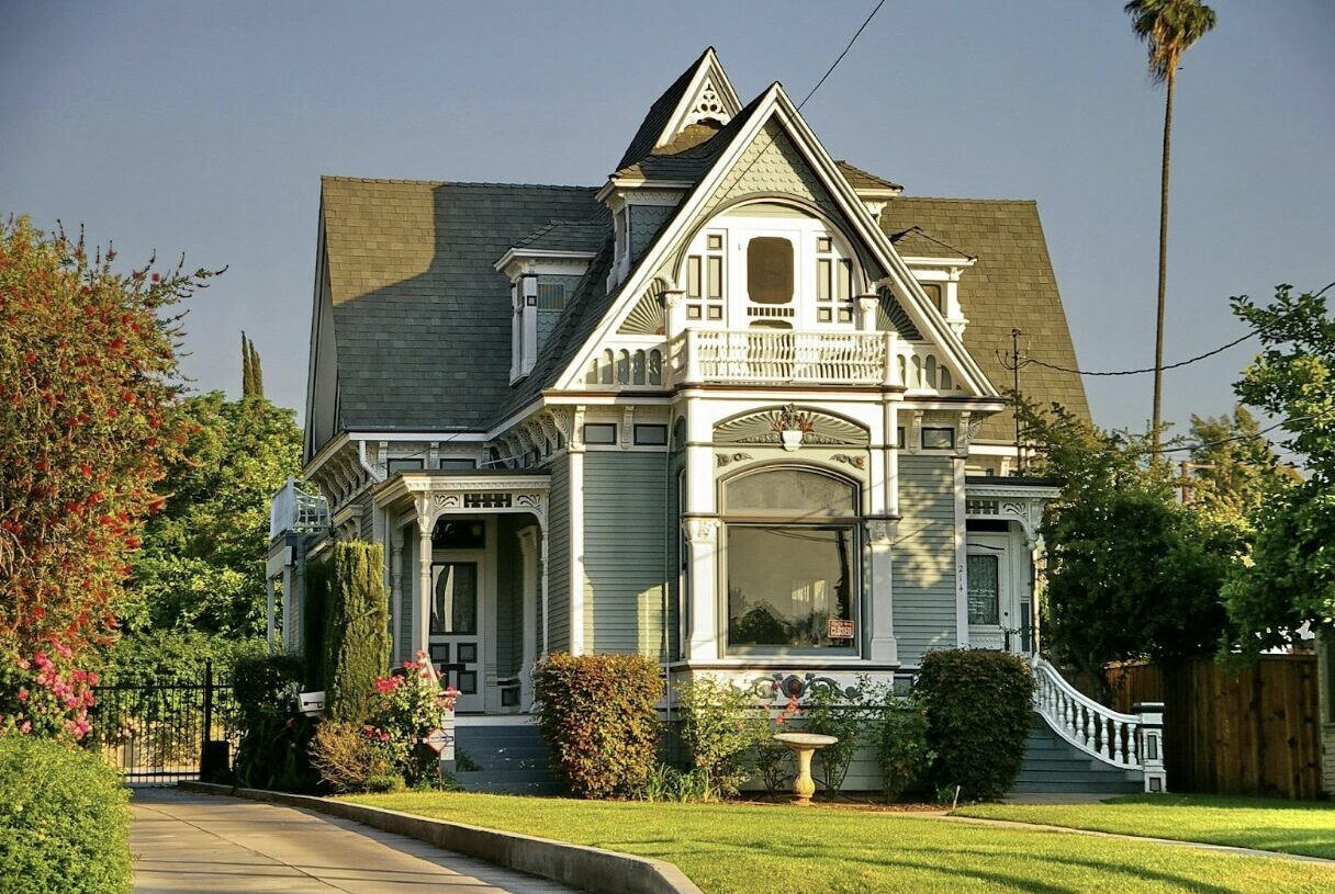Top 10 Tips for Show-Stopping Curb Appeal